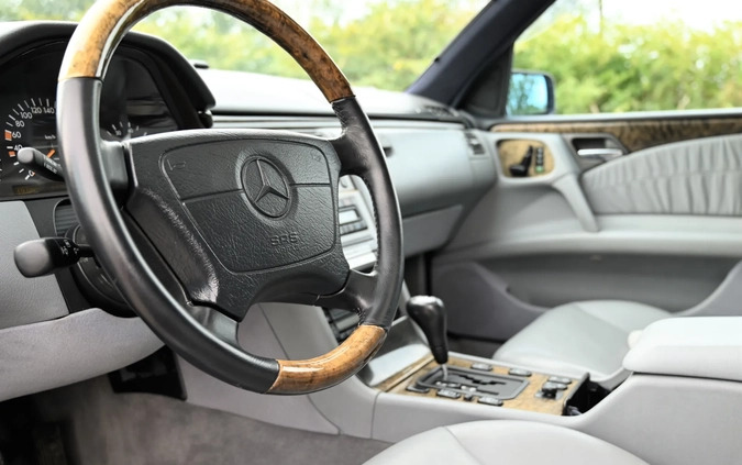 Mercedes-Benz Klasa E cena 47900 przebieg: 113000, rok produkcji 1997 z Skępe małe 742